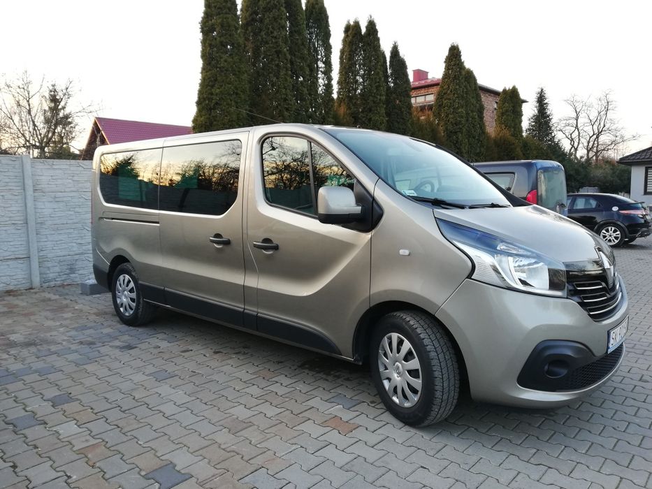 Wypożyczalnia busów wynajem busa 9 osobowego Renault Trafic