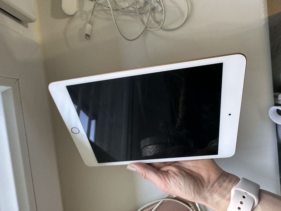 Tablet stan idealny Apple iPad mini5 2019 WiFi Gold 64GB Zloty