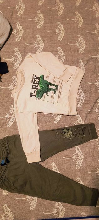 Pizamka, spodnie,bluza 104, chłopiec