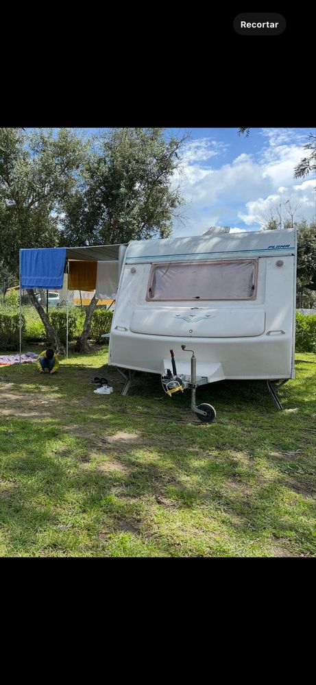 Caravana Pluma 300