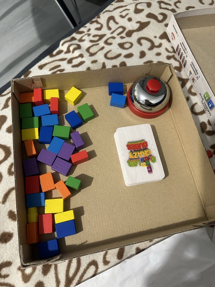 Настольная развлекательная игра Color Crazy Cubes