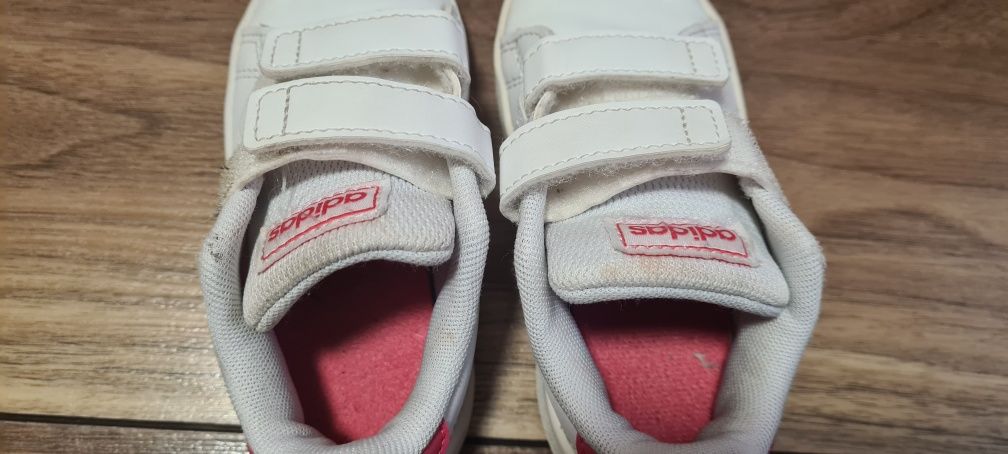 Białe buty Adidas rozmiar 23