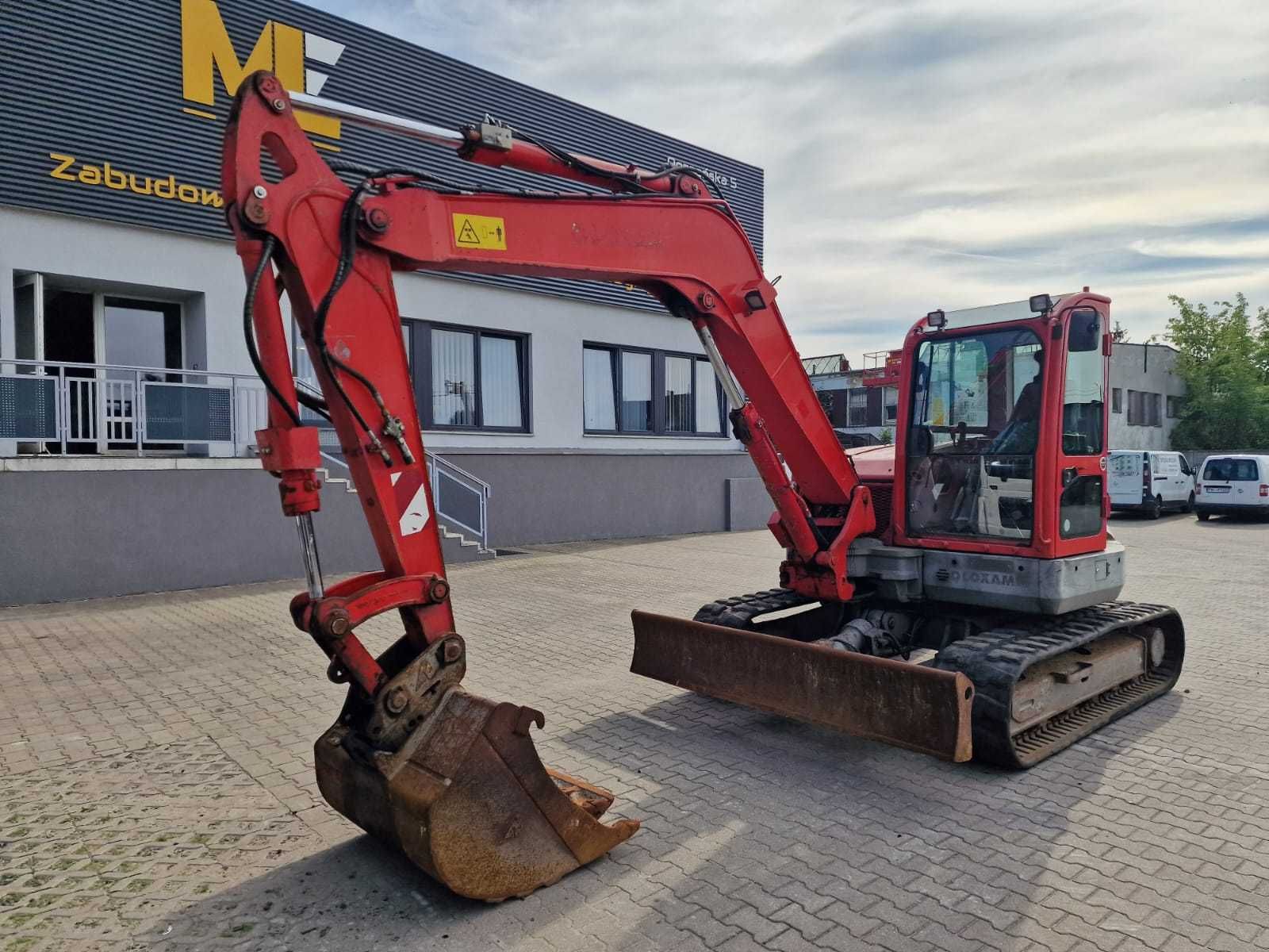 Wynajem ładowarki teleskopowej JCB podnośników koparek jak manitou