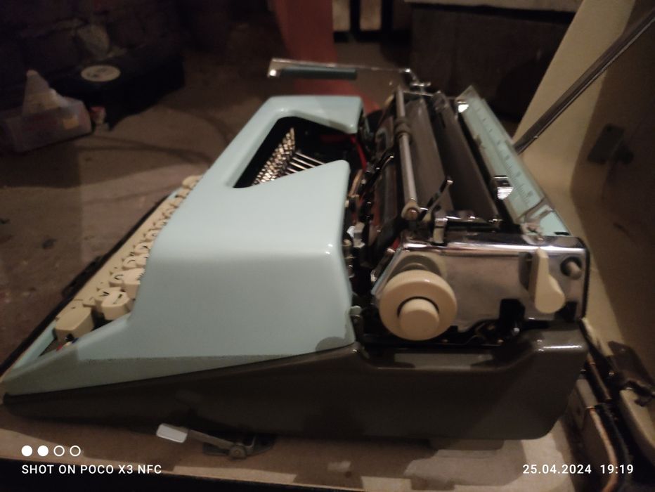 Walizkowa maszyna do pisania Olympia + walizka oryginalna