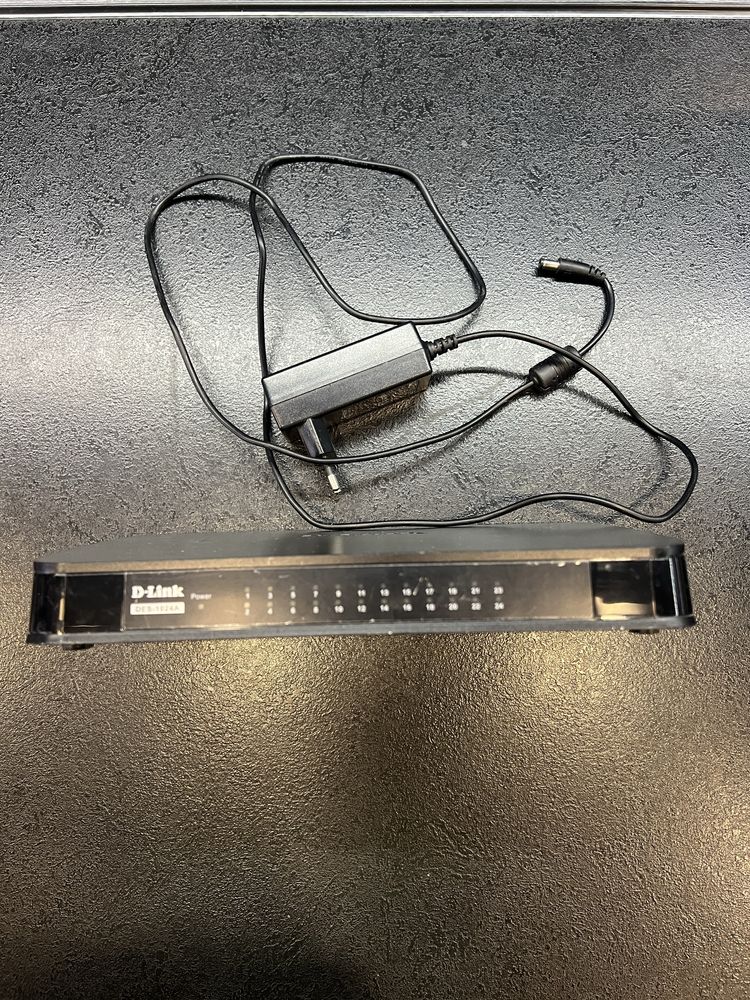 Комутатор D-Link DES -1024A