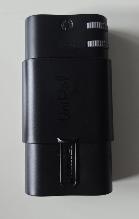 Uniwersalna ładowarka do akumulatorów Li-Ion UniPal Mini II