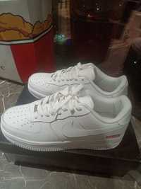 Supreme x Nike Air Force 1 White Sneakers Rozmiar 41