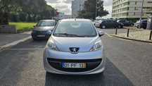 Peugeot 107 poucos kms motor toyota