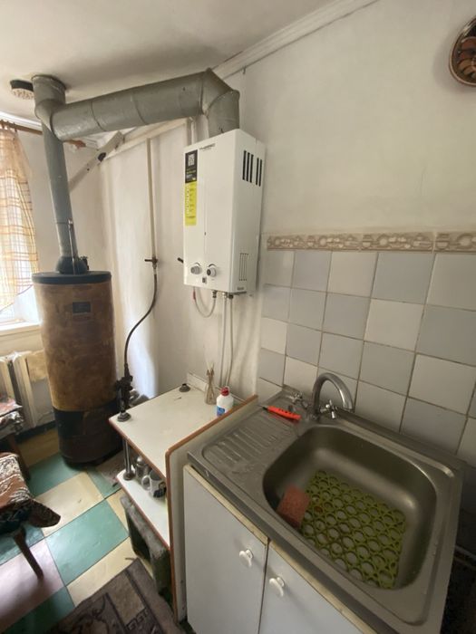 Продається будинок в Покровському районі .