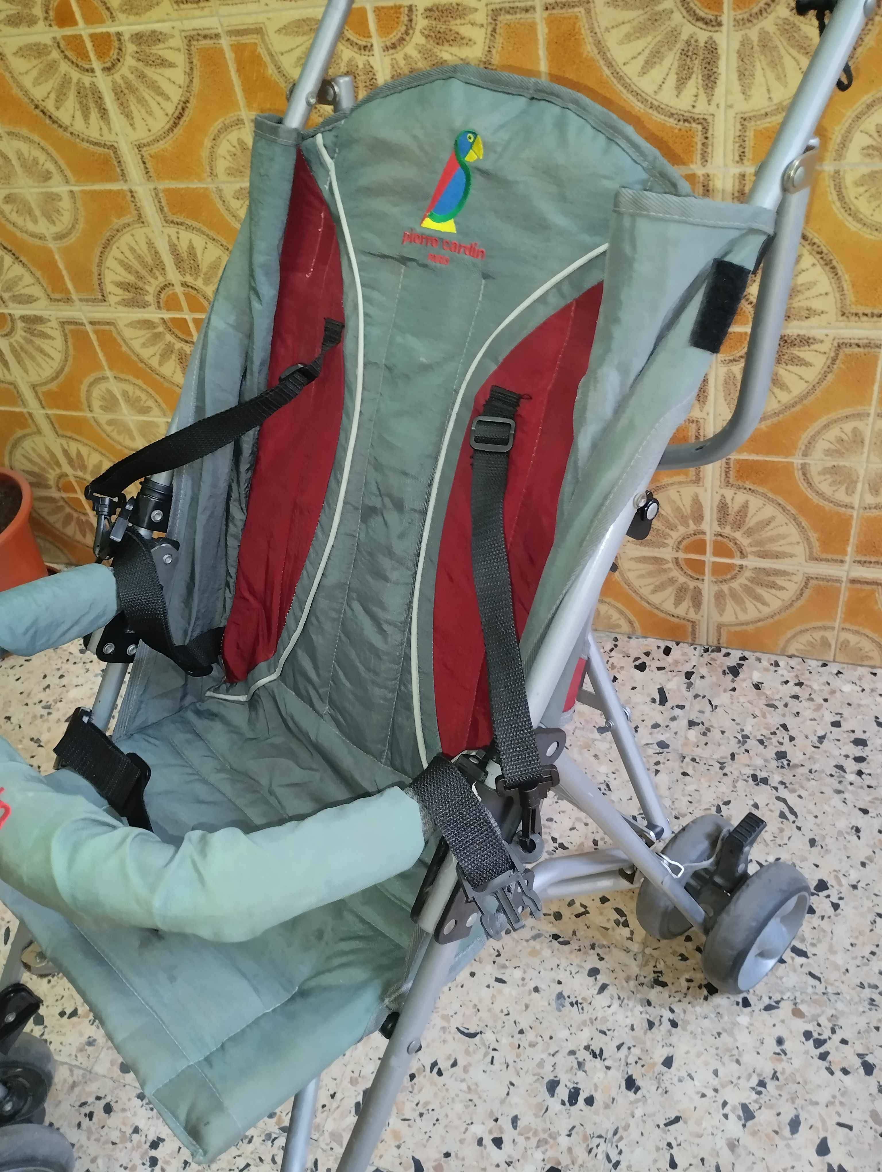 Cadeira de passeio de criança