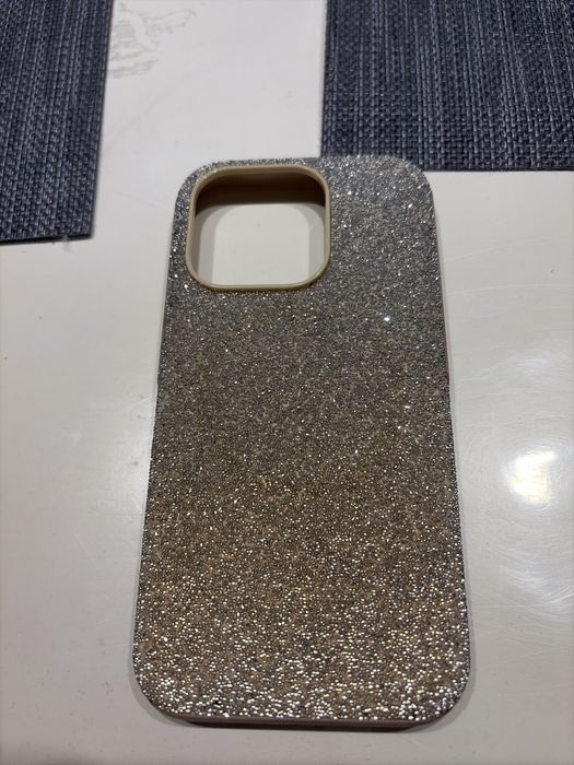 Продам чехлы на айфон 15 про