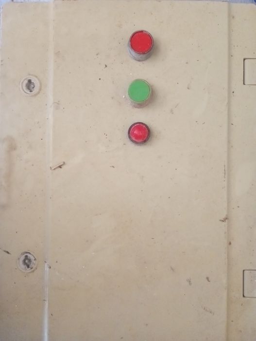 Szafa sterownicza z falownikiem LS M100 – 1,9 kVA (używana)