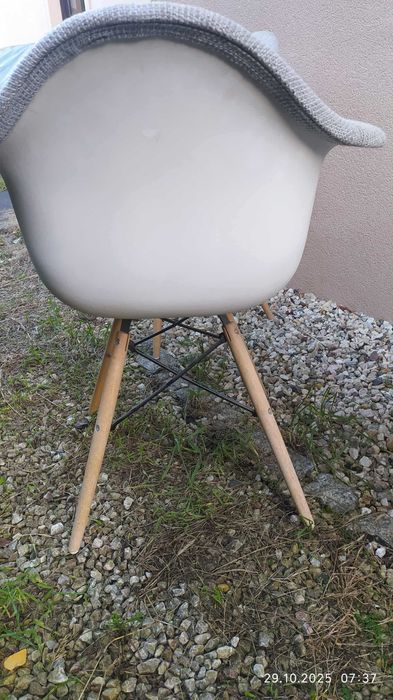 Sprzedam kŕzesła kubełkowe szare