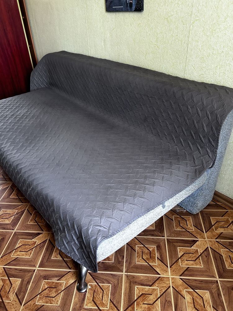 Диван для спальни