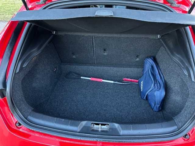 Volvo V40 T3 R-design