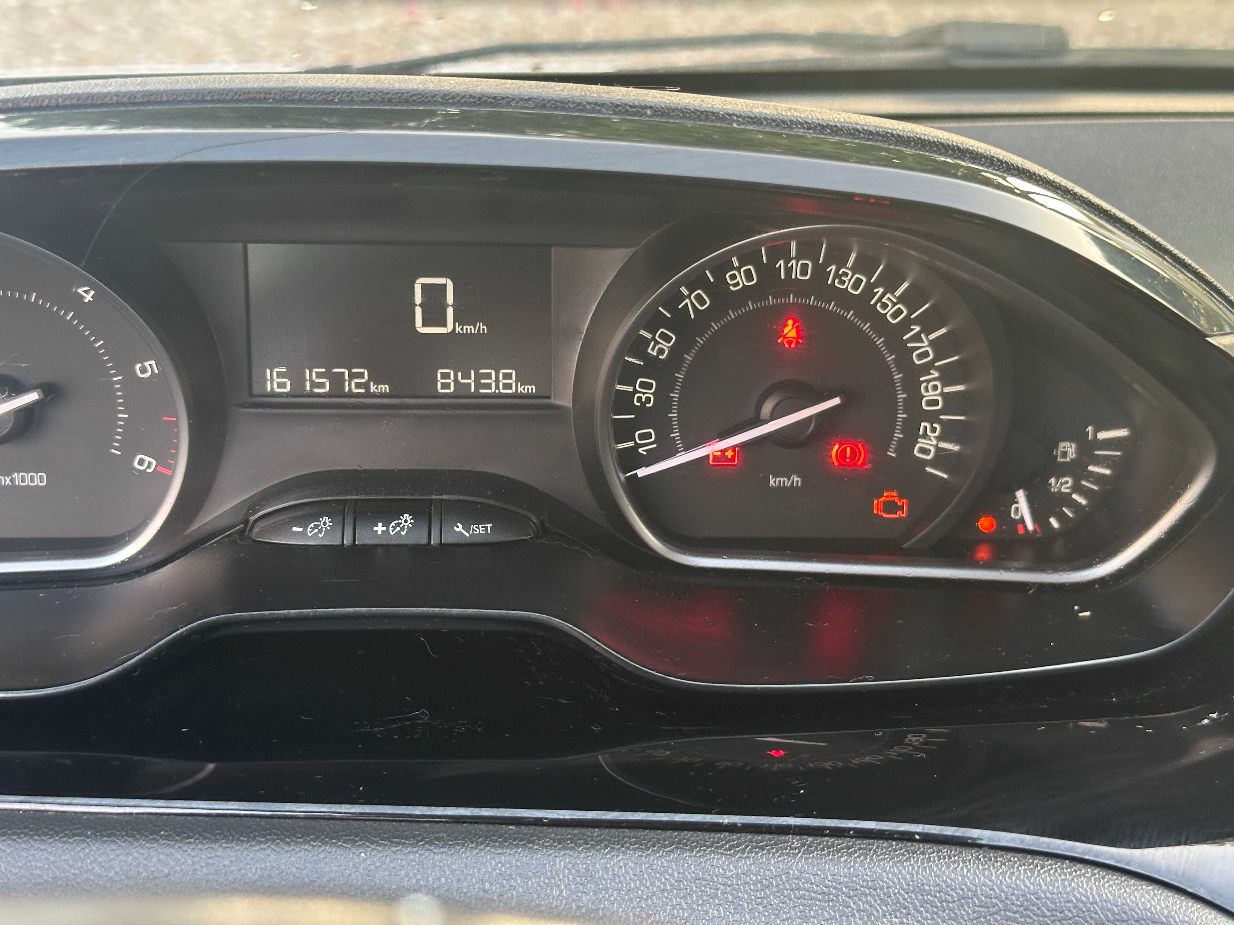 Peugeot 208 1,6hdi ALLURE