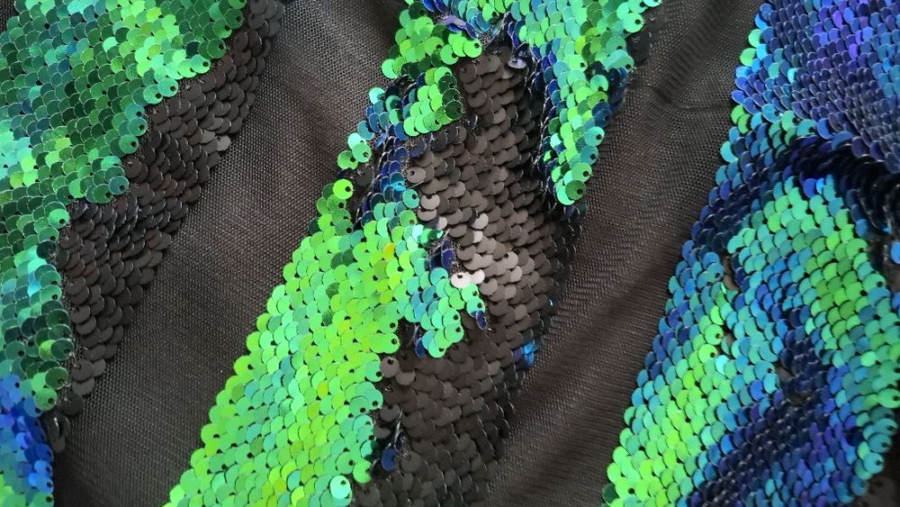 Нарядне плаття сукня