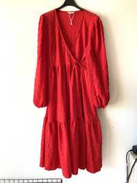 Czerwona sukienka midi kopertowa rekawy monki