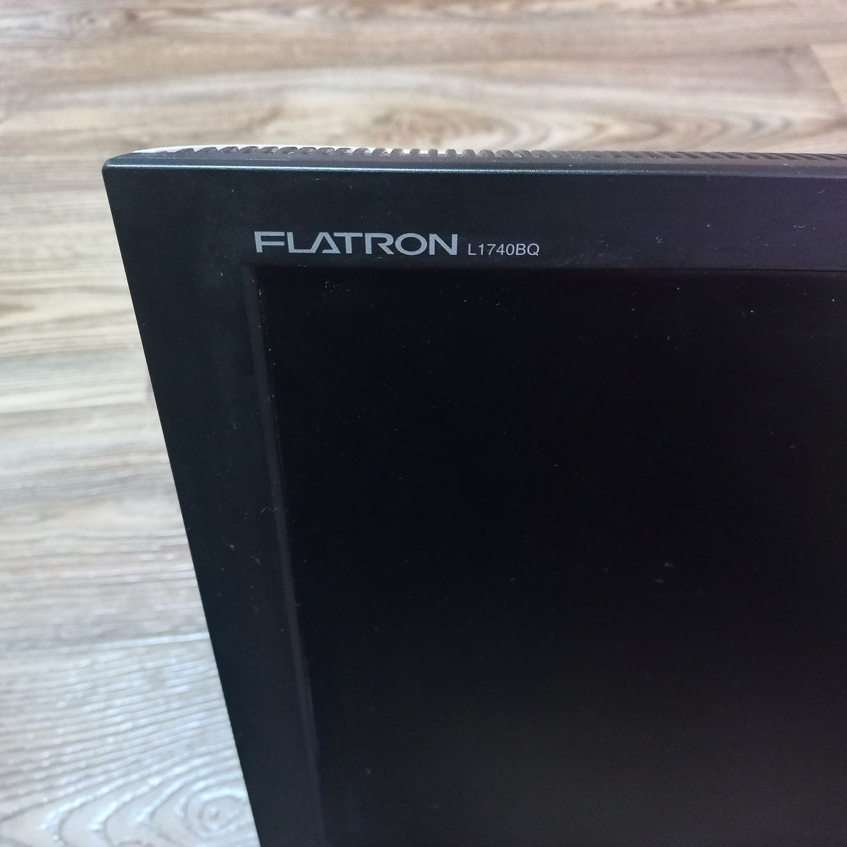 Монітор LG FLATRON  L1740BQ