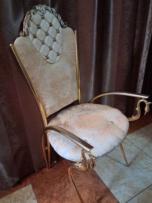Роскошный элитный стул.