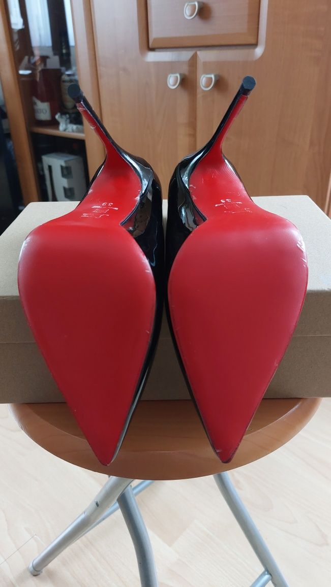 Szpilki Christian Louboutin nr 39 - nowe