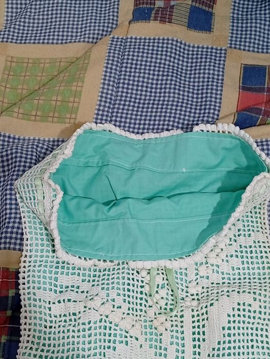 Conjunto de peças em Rendas feitas a mao