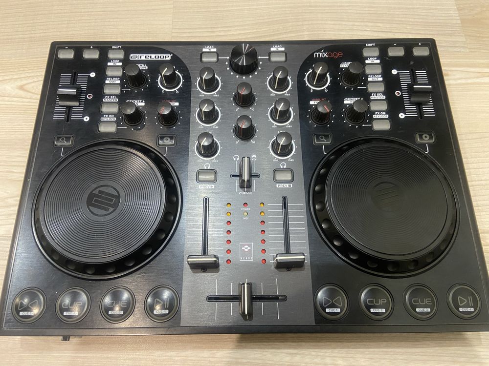 DJ контроллер Reloop Mixage Interface Edition MK2