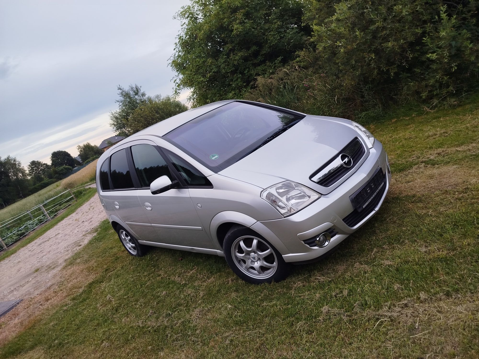 Opel Meriva bogata wersja 1.6