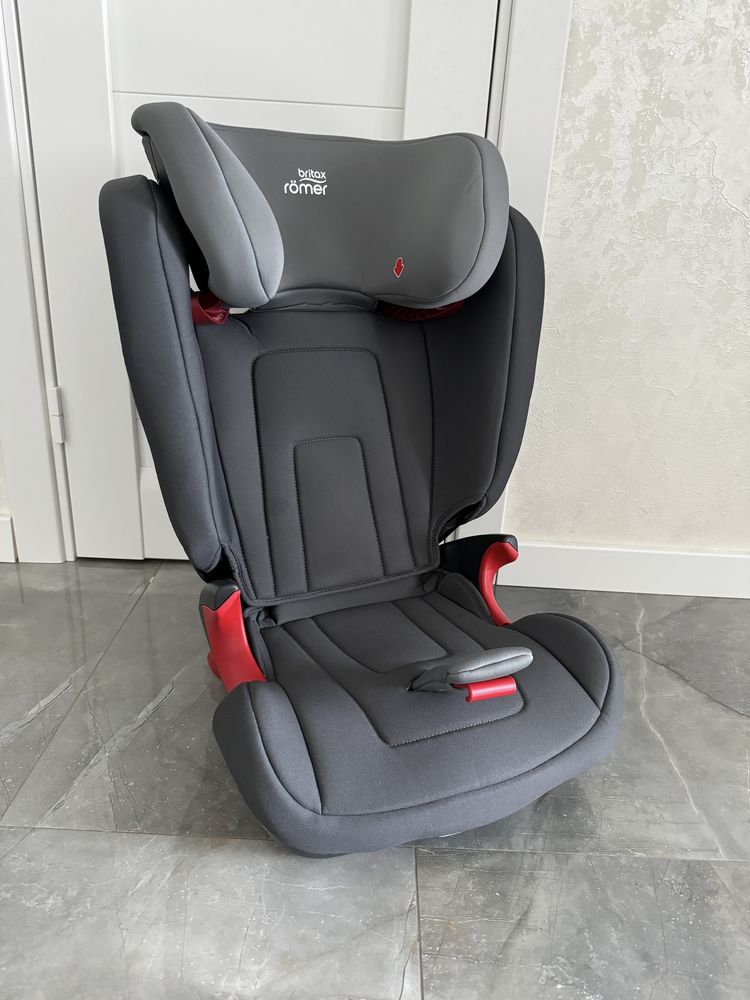 Автокрісло Britax Römer KIDFIX2 R