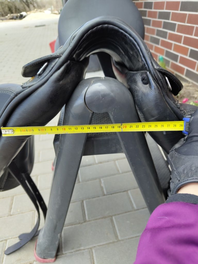 Siodło ujeżdżeniowe 17' prestige nero, łęk 33