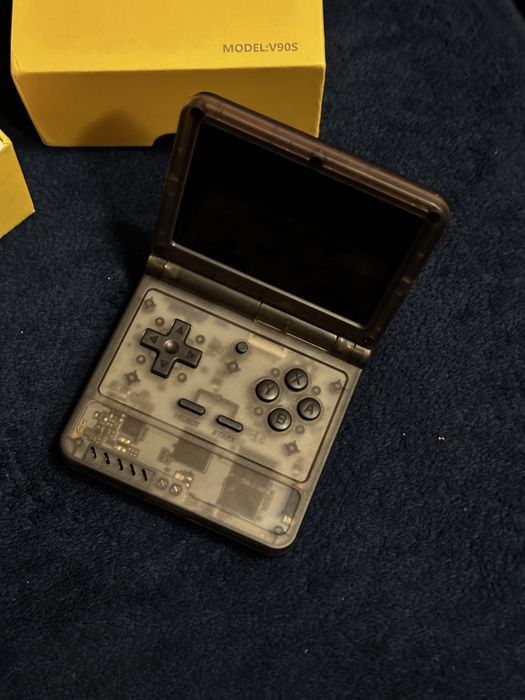 Powkiddy V90S – przenośna retro konsola