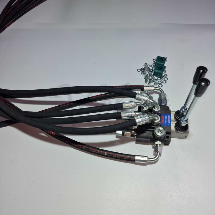 Rozdzielacz 2 Sekcyjny C-360 Zewnętrzny Hydrauliczny Od Dolnej Pokrywy