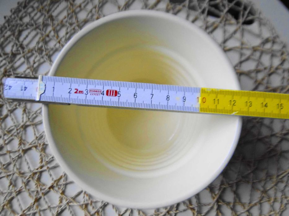 Kwiatek gratis Ceramiczna osłonka na kwiatek doniczkowy