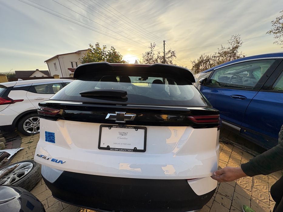 Кришка багажника ляда Chevrolet Bolt Euv 2023