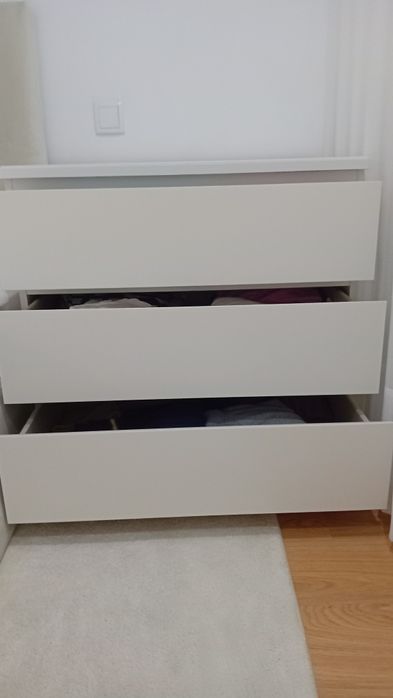 Cómoda Malm com 3 gavetas 80x78