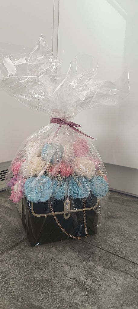 Box świeczek. Prezent bukiet ze świec DIY flower box