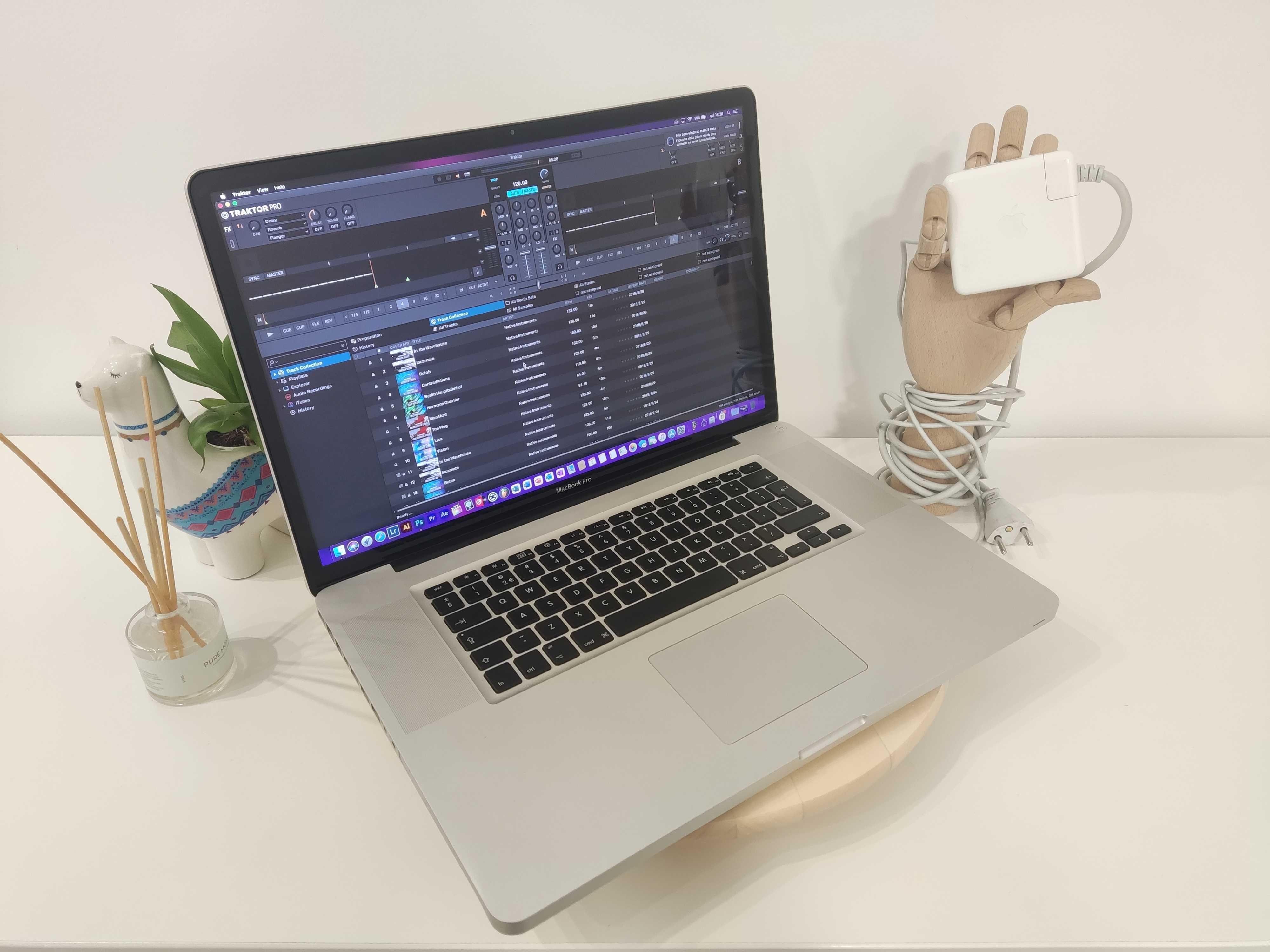 MacBook Pro 17" | i7 3.3Ghz| 12GB RAM| 500GB SSD | IMAGEM VÍDEO MÚSICA