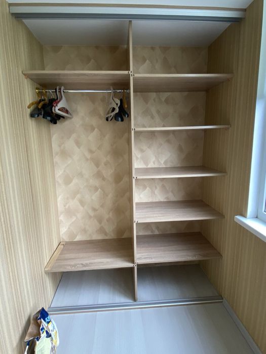 Шкаф купе на 2 секции с матовым стеклом