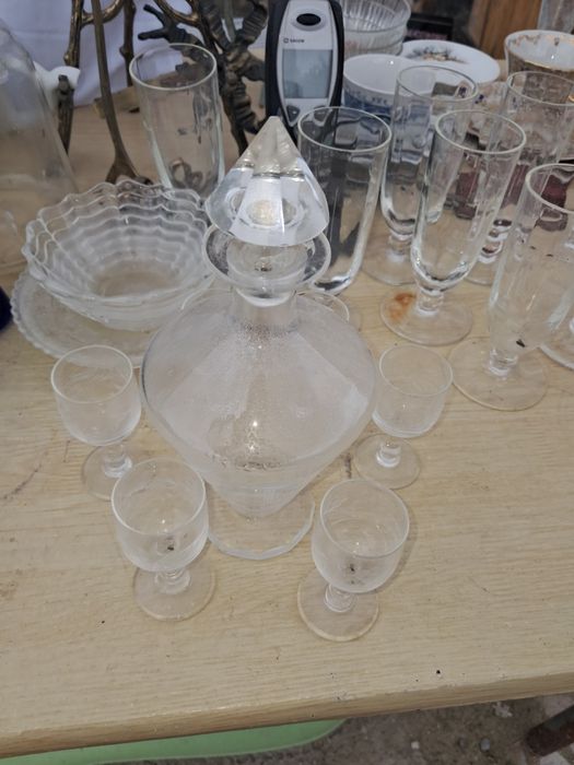 Jarro em vidro com cinco calices