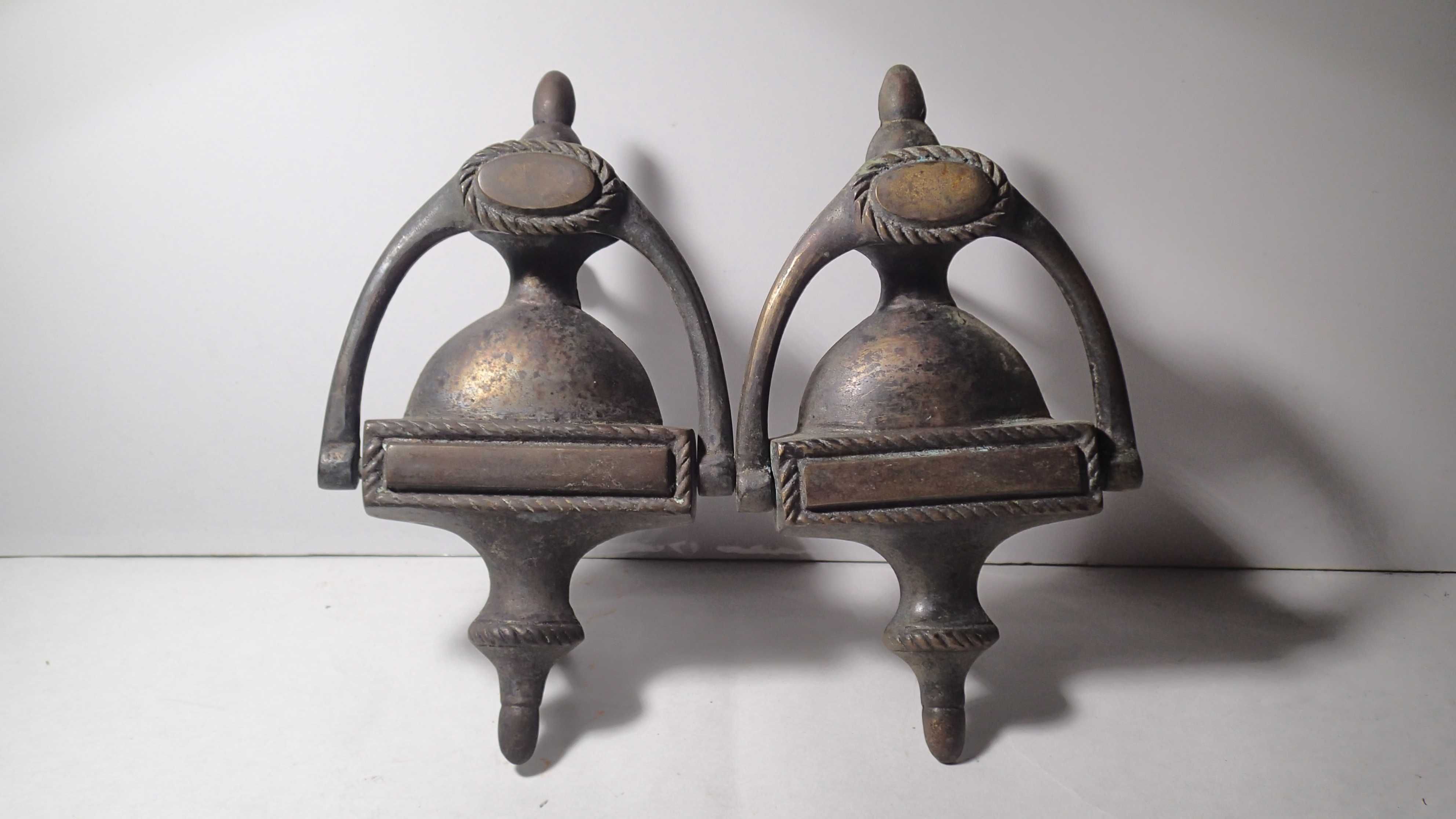 Puxadores / Batentes antigos em Bronze