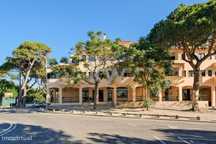 Apartamento T4 duplex remodelado e com garagem na Costa da Guia