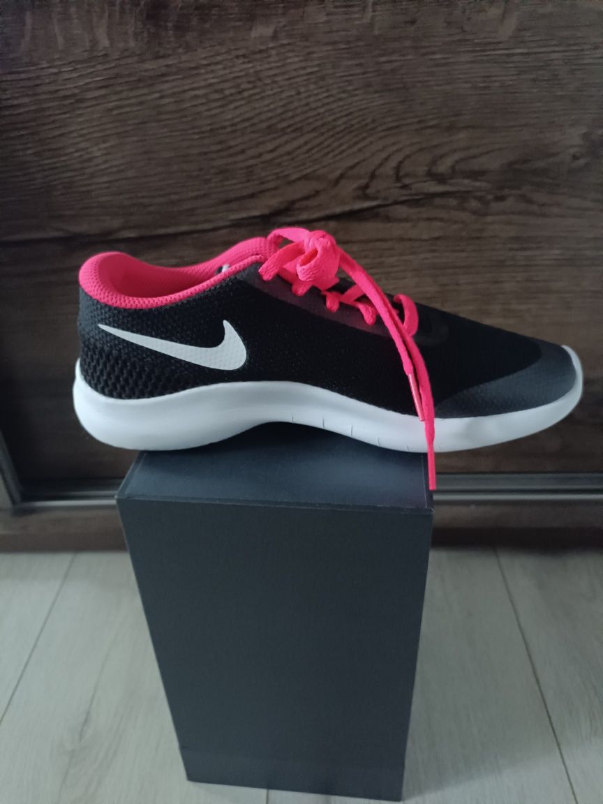 Buty Nike r.35,5