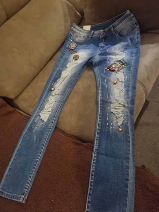 Calça  de ganga bordada