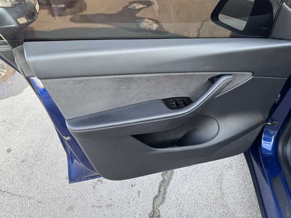 Продам TESLA Y Perfomance