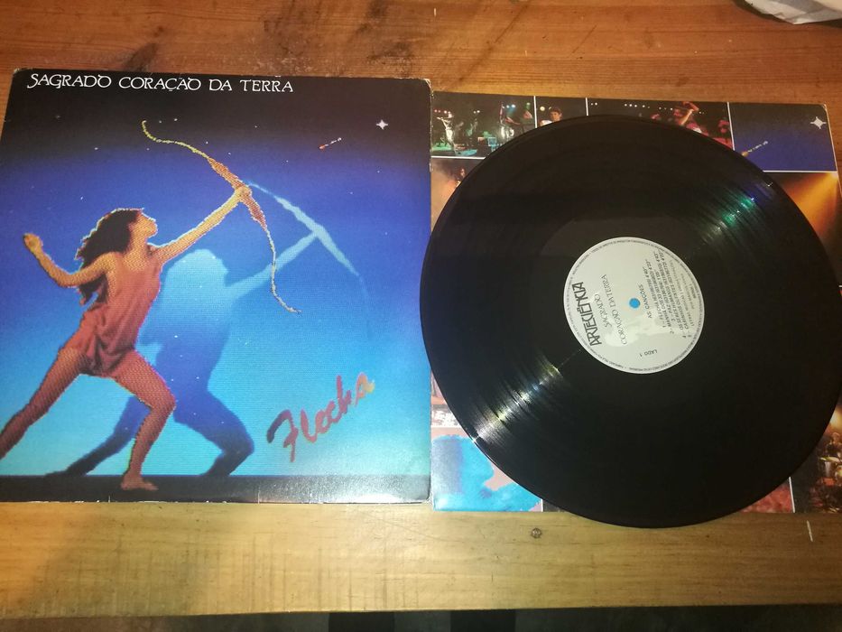 SAGRADO CORAÇÃO DA TERRA - Flecha  (1ª Edição Brasileira – 1987)