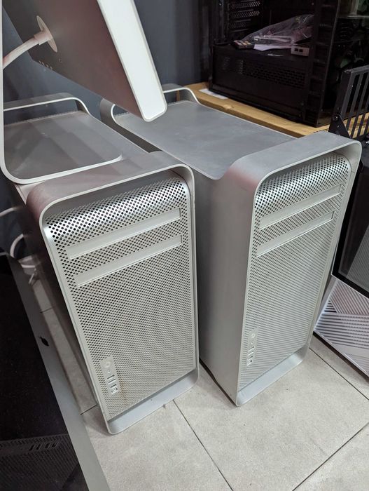 Lote Apple – Monitor + 2 Mac Pro (torre) Para Peças