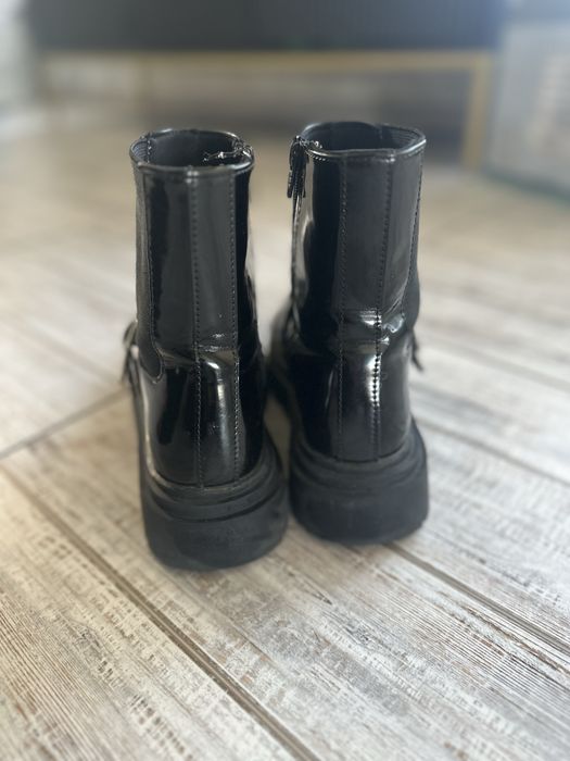 Дитячі лаковані чоботи ботинки Zara 33р