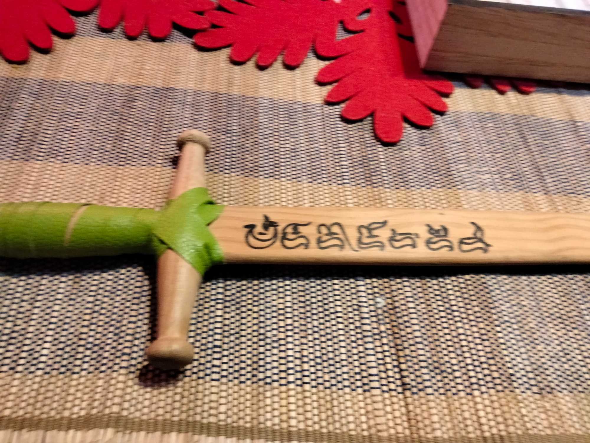 Espada em madeira