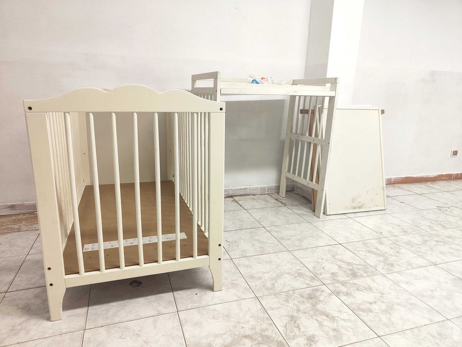 Berço + trocador ikea