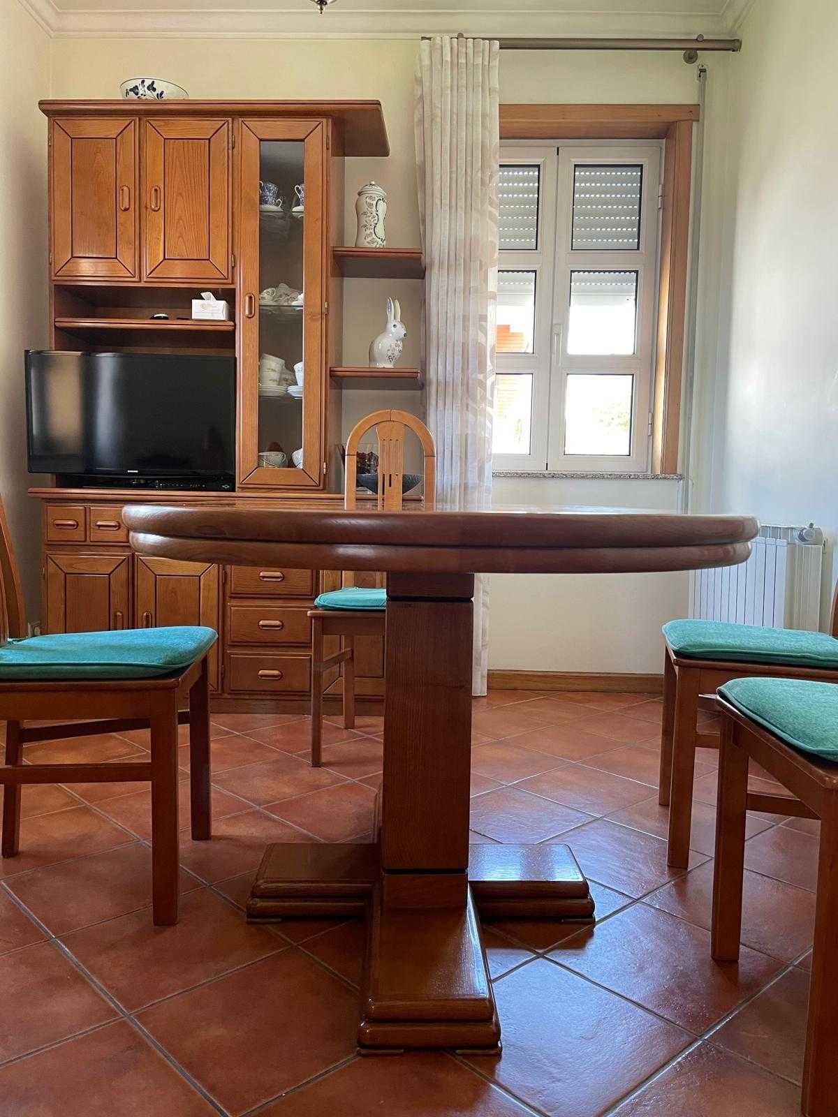 Conjunto de Mobília para Sala de Jantar – Carvalho e Faia